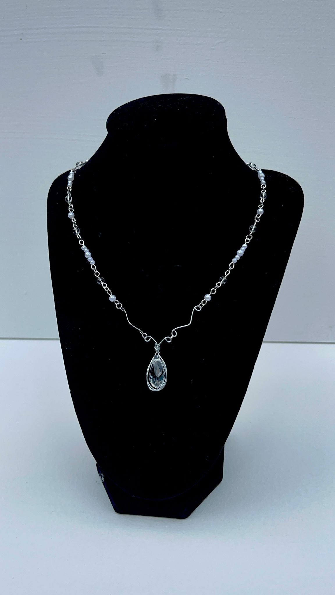 Spira Necklace 02 - Droplet