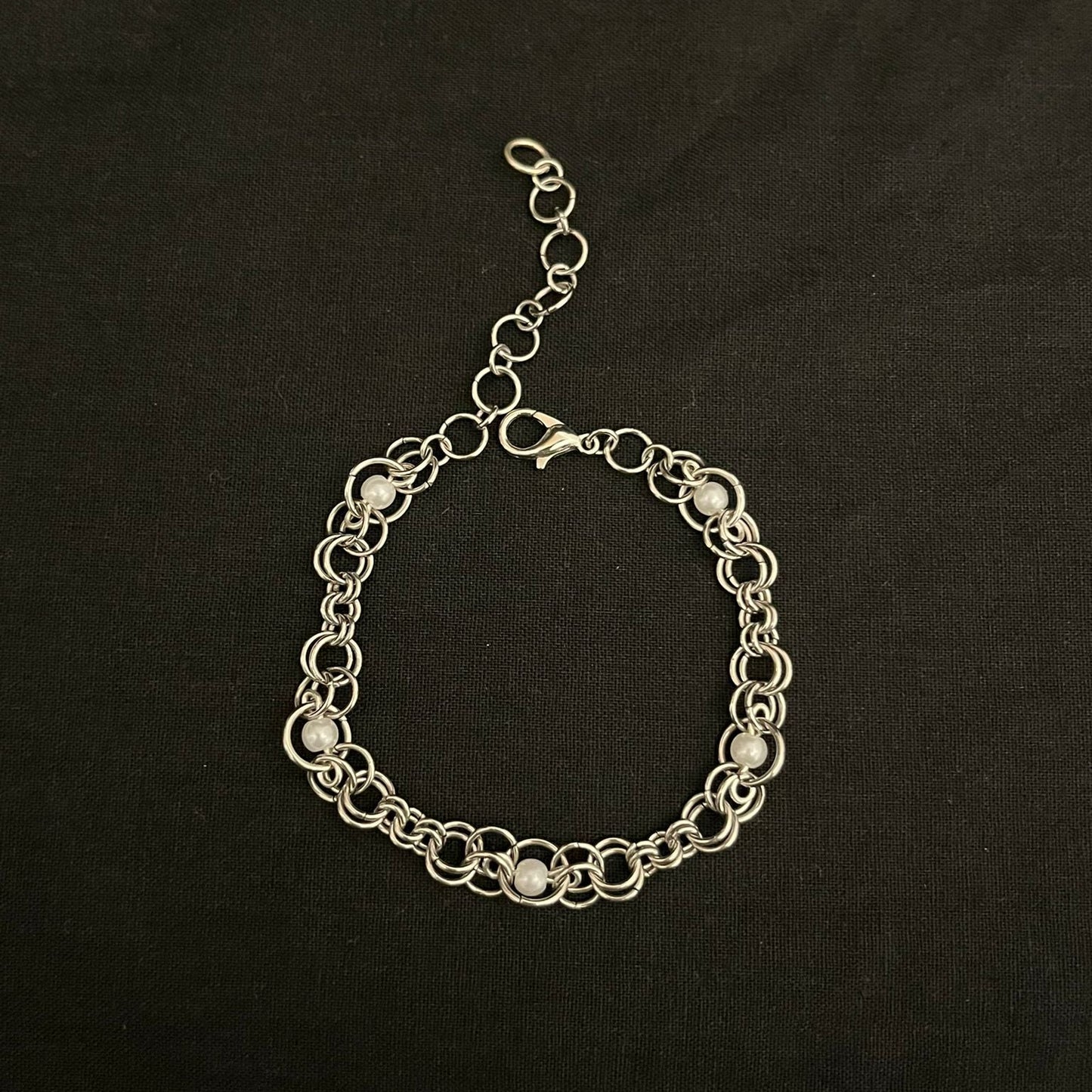 Interlace bracelet 05 - White Circle