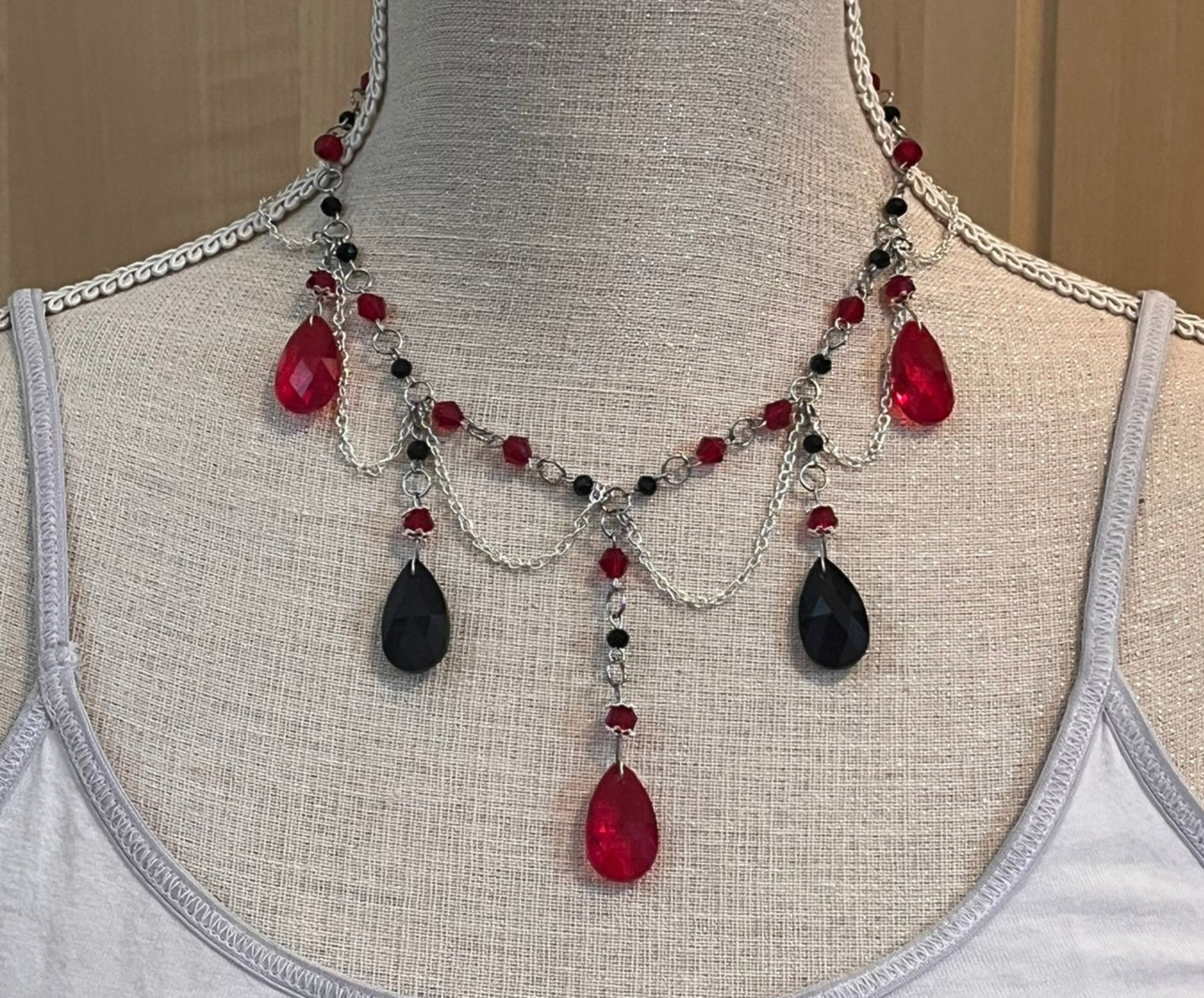 Obscura Drop Necklace ~ O01