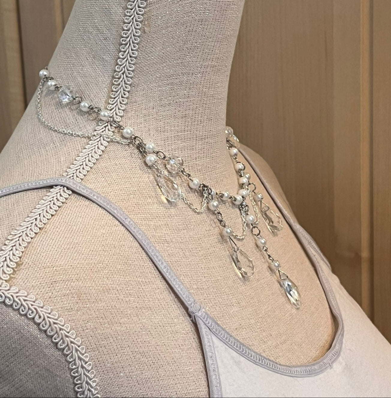 Lucent Teardrop Necklace ~ L01