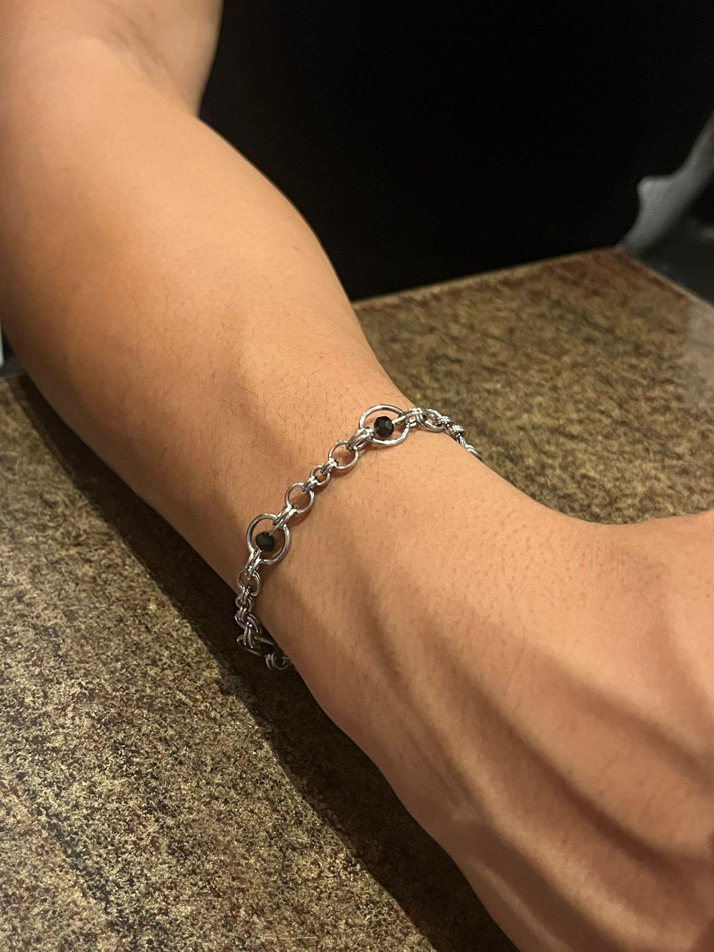 Interlace bracelet 04 - Black Circle