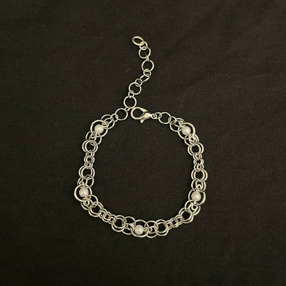 Interlace bracelet 05 - White Circle