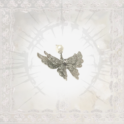 Lucent Butterfly Necklace ~ L07