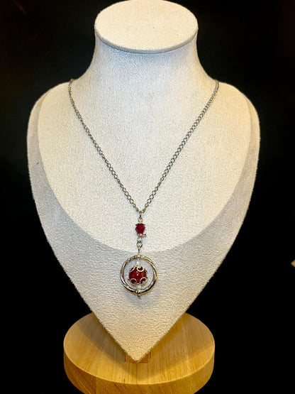 Iris Pendent Necklace