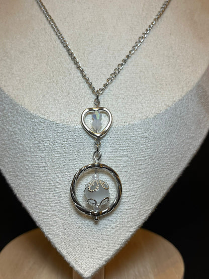 Iris Pendent Necklace