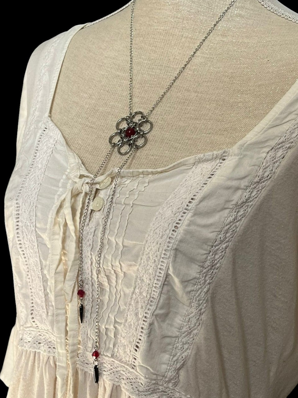 Floral Droplets Chainmail Pendant Necklace
