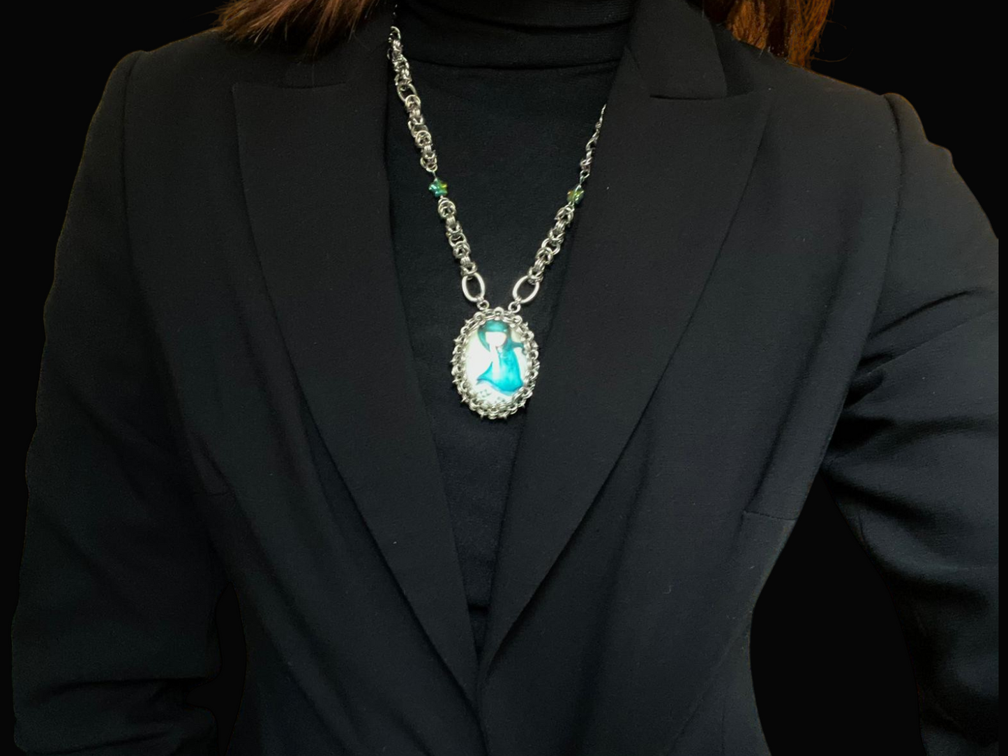 Mizuki Chainmail Cabochon Necklace